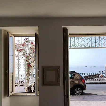 Bilocale Fronte Mare * جيارديني ناكسوس
