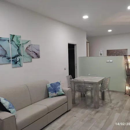 Bilocale Fronte Mare * جيارديني ناكسوس