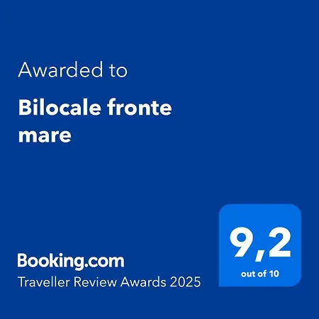 Bilocale Fronte Mare شقة *