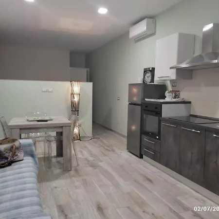 Bilocale Fronte Mare * 贾迪尼-纳克索斯