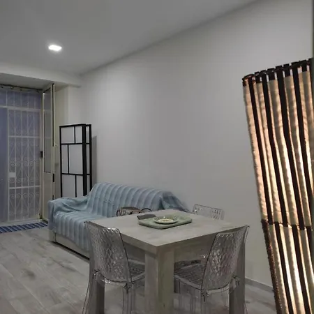 Bilocale Fronte Mare Apartment